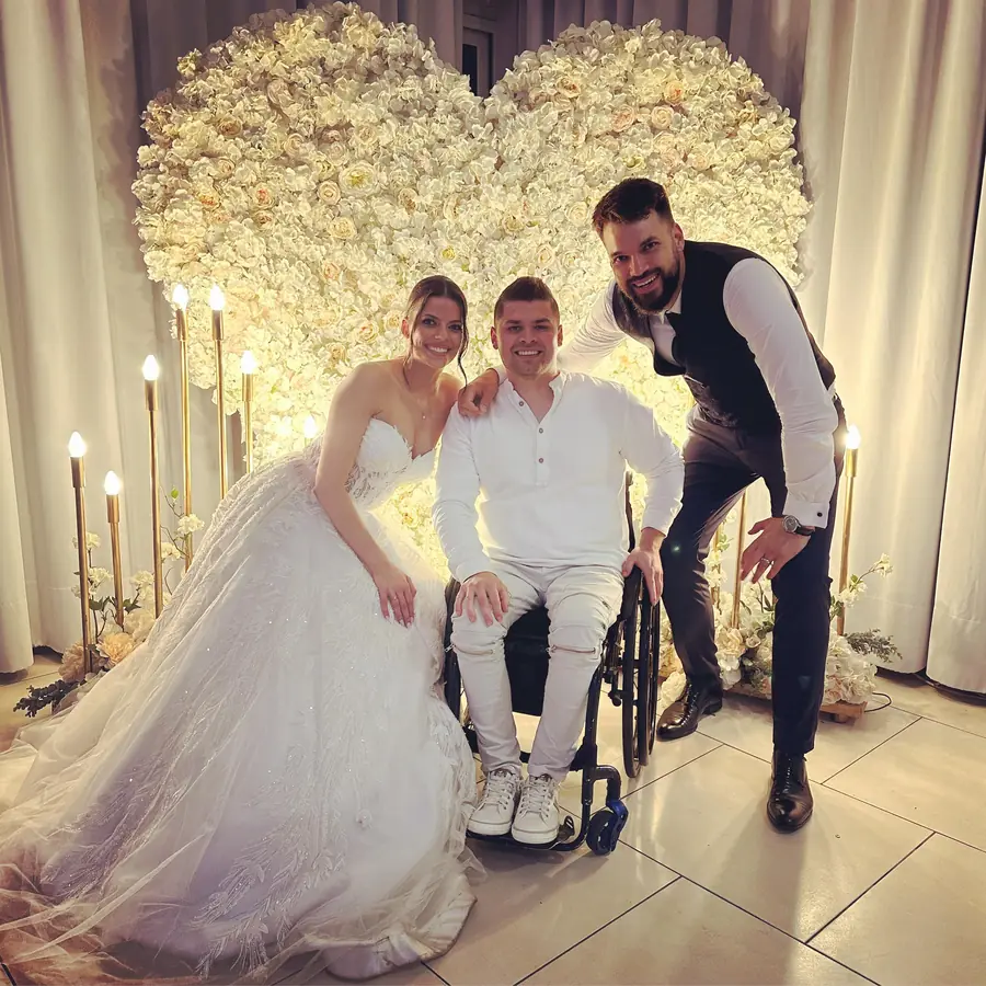 DJ Boboy s mladencima nakon vjenčanja